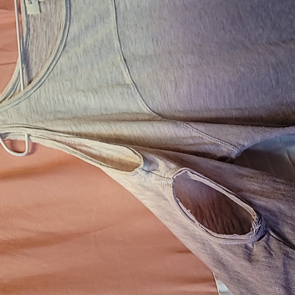 Umgee Lg cold shoulder tunic - Picture 2 of 6
